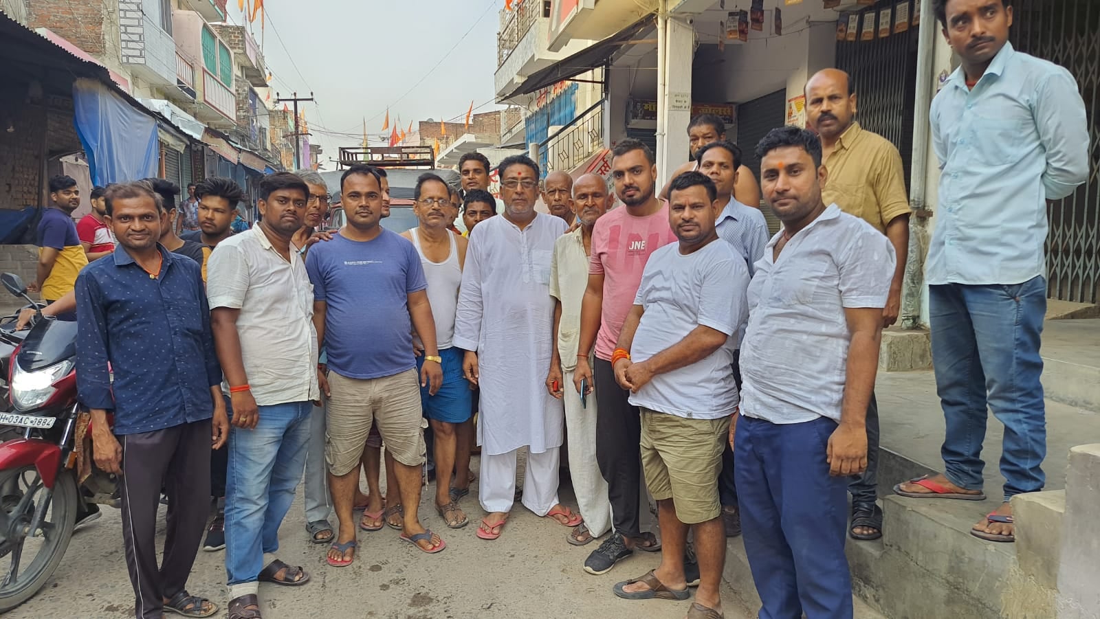 मोहम्मदगंज में इंटरसिटी एक्स्प्रेस के ठहराव का स्वागत, हैदरनगर स्टेशन पर रोकने की उठी मांग, विधायक ने रेल मंत्री को लिखा पत्र