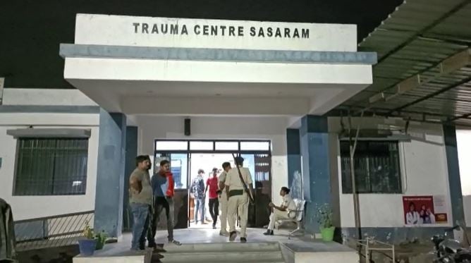 ROHTAS: वर्चस्व को लेकर दाे पक्षों की फायरिंग में एक महिला सहित चार राहगीर घायल
