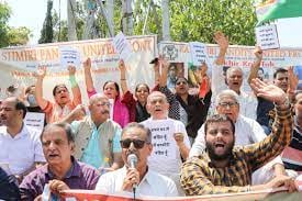कश्मीर में सरकार का बड़ा फैसला, कश्मीरी पंडितों का हुआ सुरक्षित इलाकों में ट्रांसफर