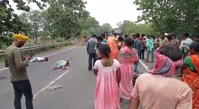 Road accident In Godda: तड़पते-तड़पते तोड़ दिया एक ने दम, लोग बनाते रहे वीडियो-शर्मनाक !