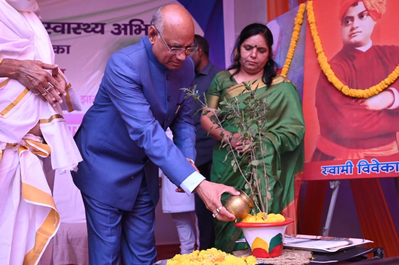 अपने लिए नहीं तो आने वाली पीढ़ी के लिए प्रकृति की सुरक्षा करना जरूरी: गवर्नर