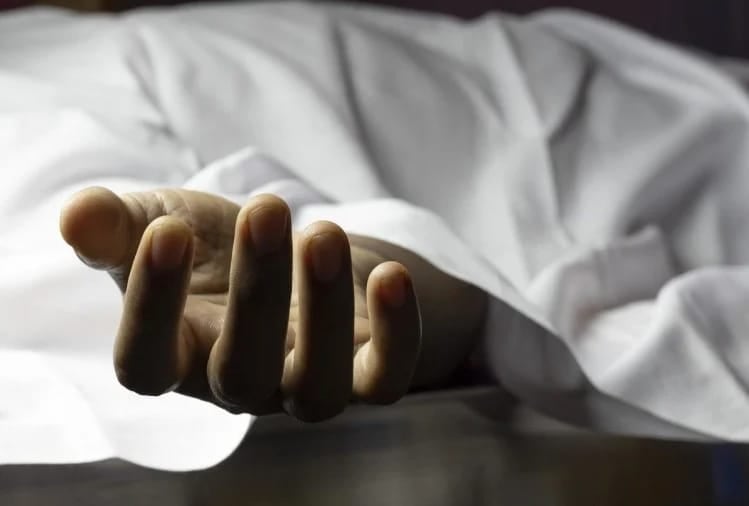 BIG BREAKING: पूर्व IPS की डॉक्टर पत्नी बाथरूम में मृत मिलीं
