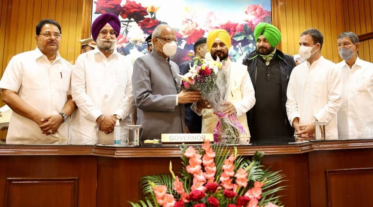चरणजीत सिंह चन्नी पंजाब के नये सीएम के रूप में ली शपथ, राहुल भी पहुंचे शपथ ग्रहण में