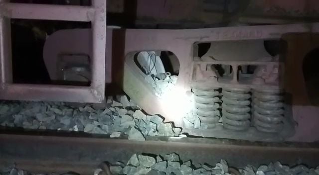 धनबाद : थापरनागर के पास बे पटरी हुई कोयला लदी मालगाड़ी, परिचालन सामान्य
