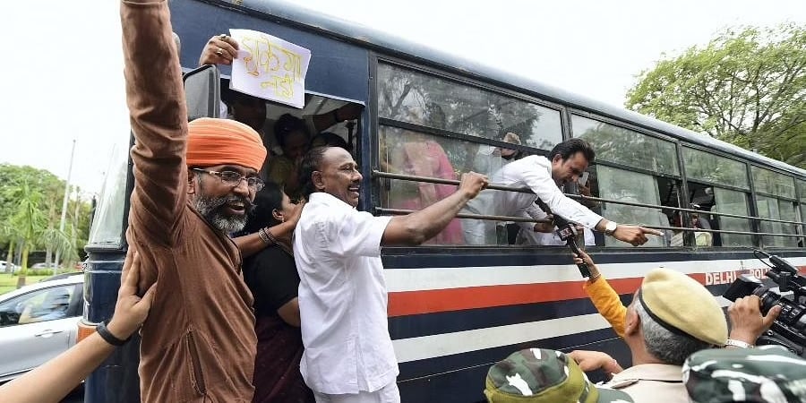 राजस्थान और छतीसगढ़ के मुख्यमंत्री को पुलिस ने लिया हिरासत में, जानिए क्या है मामला