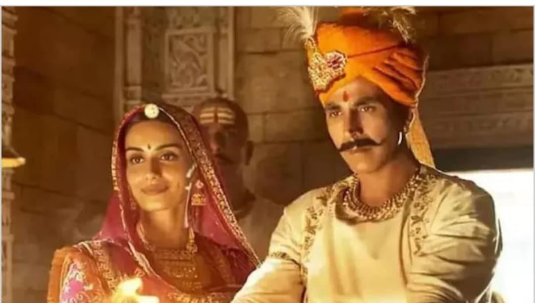 ना काम आया अक्षय कुमार का स्टारडम,  न ही मानुषी छिल्लर की खूबसूरती