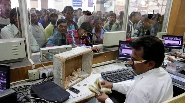 हंगामे से बाधित ट्रेनों के टिकट कैंसिल कराने पर आज कैंसिलेशन चार्ज नहीं लेगा रेलवे