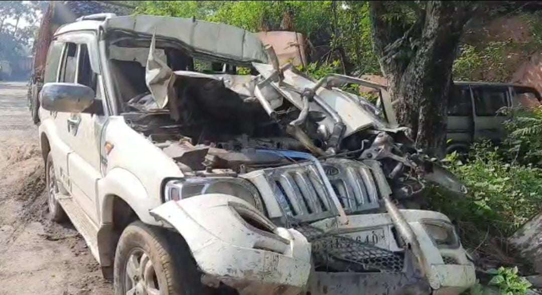 बरवाअड्डा में तेज रफ़्तार स्कॉर्पियो ने ट्रक को मारी टक्कर, दो की मौ'त, तीन घा'यल