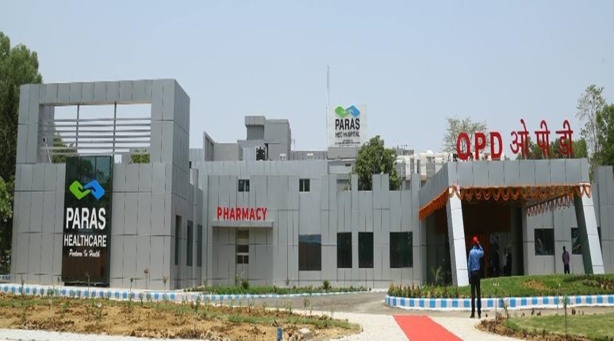 पारस अस्पताल का नया कीर्तिमान : दूरबीन से की गई घुटने के लिगामेंट की सर्जरी