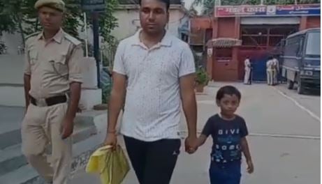 पांच वर्ष की रौशनी को कोर्ट के कड़े रुख के बाद मिली शिक्षा की रोशनी, जानिए पूरा मामला