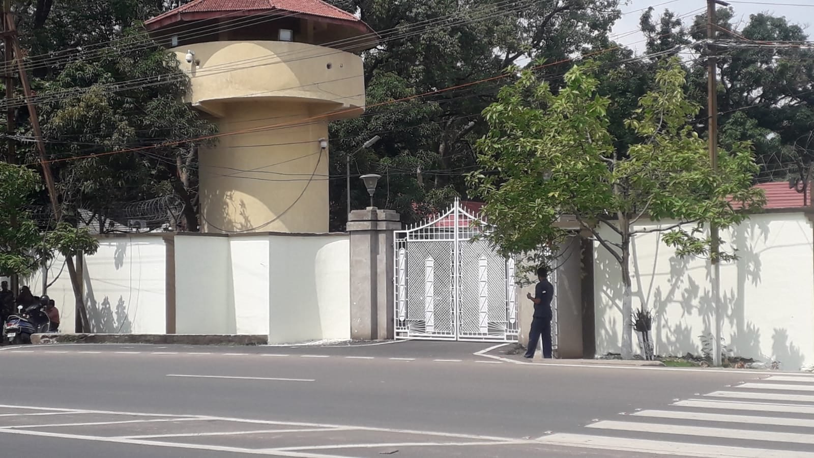 राष्ट्रपति चुनाव को लेकर मुख्यमंत्री आवास में झामुमो का मंथन, बैठक में शिबू सोरेन और हेमंत सोरेन समेत तमाम विधायक और सांसद मौजूद