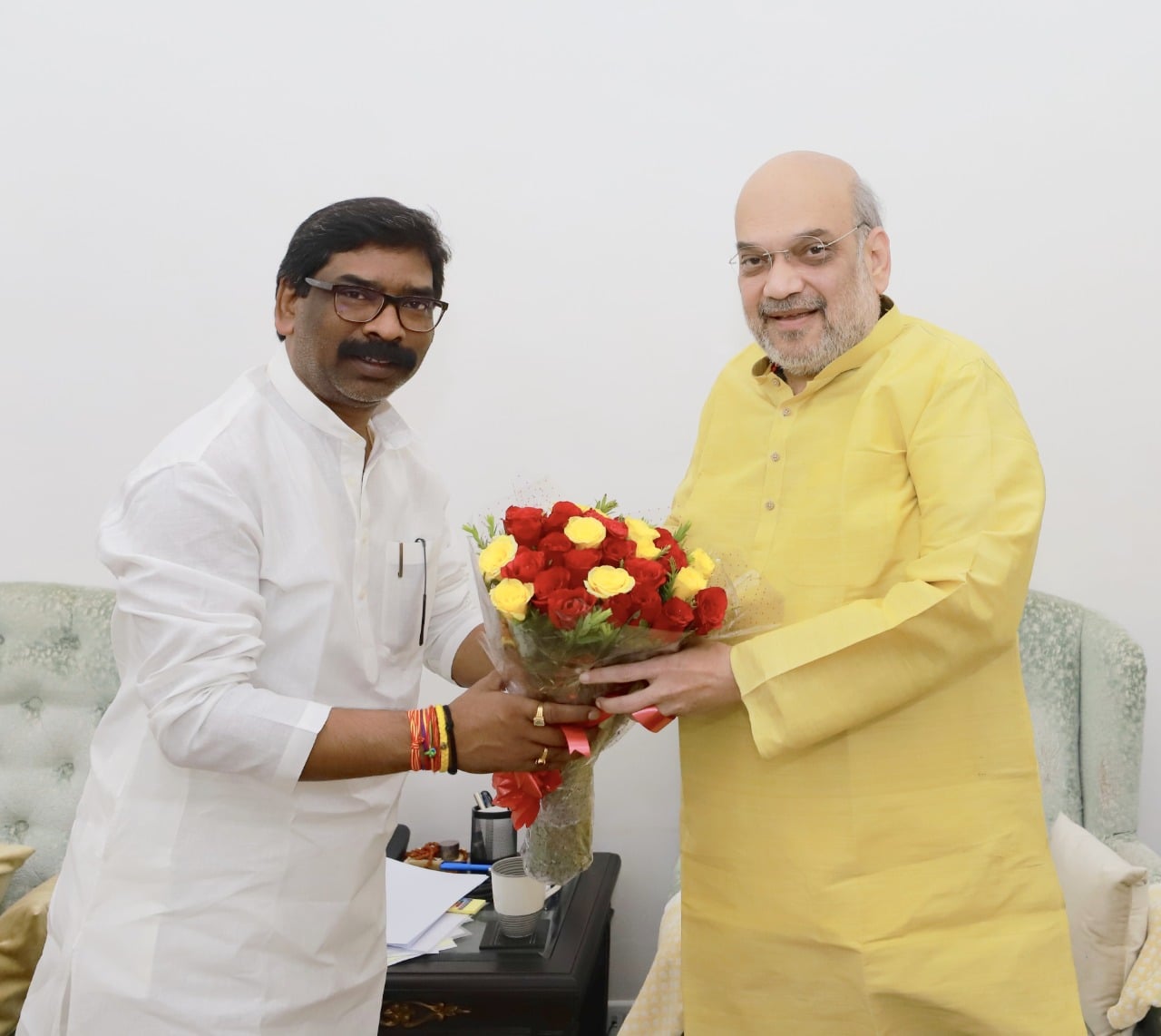 राजनीति : केंद्रीय गृह मंत्री अमित शाह से मिलकर सीएम हेमंत सोरेन लौटे रांची,मिलने की क्या होंगी वजह पढ़िए पूरी खबर