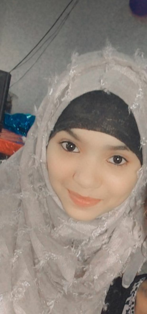 DHANBAD: गाड़ी मिस्त्री की बेटी बनी इंटर में थर्ड डिस्ट्रिक्ट टॉपर, लक्ष्य है सीए बनना