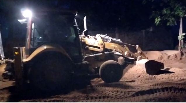 बालू के अवैध कारोबार की रोकथाम के लिए पहुंची पुलिस टीम को ट्रैक्टर से कुचलने की कोशिश, जानें फिर क्या हुआ