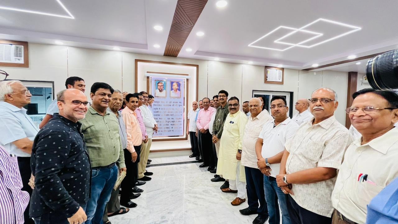 सिंहभूम चैंबर : 2006 में पिता के बनवाए हॉल को अशोक भालोटिया ने दिया नया रंग-रूप, आज हुआ उद्घाटन