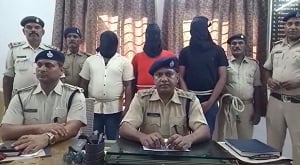 सेल्युलर कम्पनी के मॉडम वाईफाई से कॉल करके मांगते थे रंगदारी,  तीन बदमाशों को पुलिस ने दबोचा