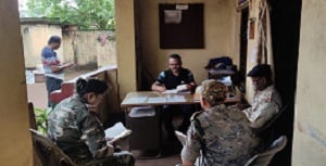 CHAIBASA: पर्व-त्योहार को लेकर विभिन्न थाना प्रभारियों के साथ एसडीपीओ ने की बैठक, शांति बहाल रखने की ताकीद