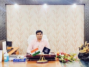 छेड़छाड़ के आरोपी SDM रियाज़ की IAS पत्नी पहुंची खूंटी- जानिये मामले में क्यों उठ रहे कई सवाल