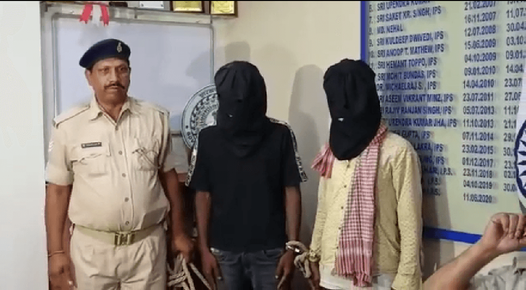 चोरी कर आग लगाने वाले गिरोह के दो लोगों को पुलिस ने किया गिरफ्तार