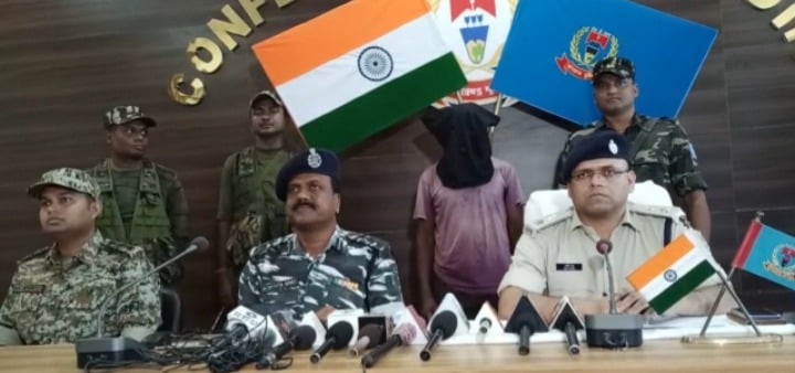 गिरिडीह: 25 लाख के इनामी नक्सली नंदलाल का भतीजा भी हार्डकोर, पत्नी भी जा चुकी है जेल, जानिये पुलिस ने दी और क्या जानकारी