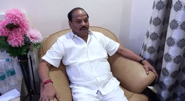 सीएम हेमंत सोरेन पर पूर्व सीएम रघुवर दास ने फिर साधा निशाना, कहा- आबुआ राज्य का बबुआ सीएम