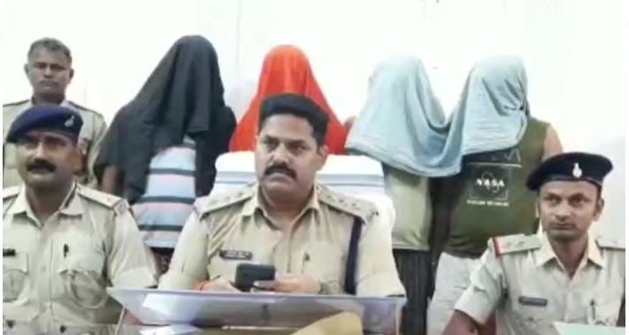 झांसा देकर ठगी करने वाले  गिरोह के 4 सदस्य गिरफ्तार, नगदी, मोबाइल ,बाइक बरामद