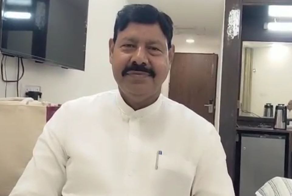 आरजेडी MLA ने पीएम मोदी पर कसा तंज़, कहा- टूरिस्ट बनकर आये थे बिहार को बिना कुछ दिए ही चले गए