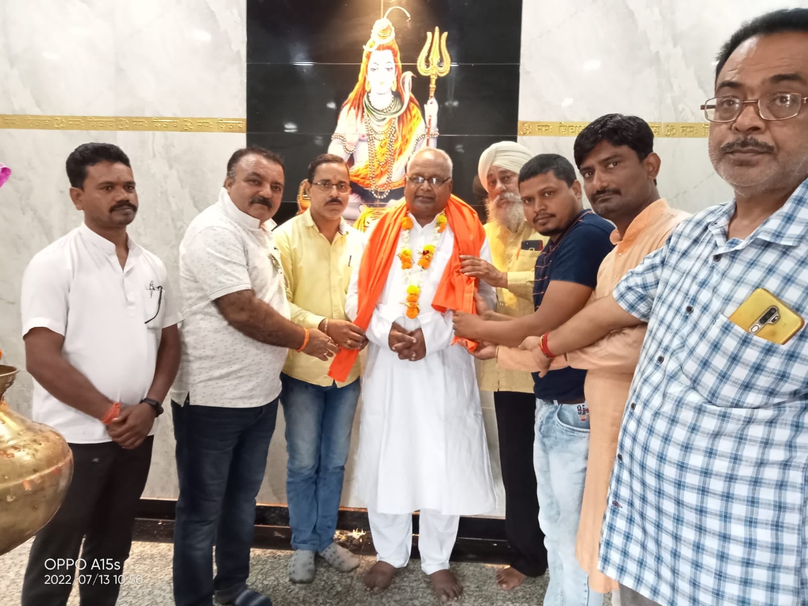 गुरु पूर्णिमा पर पूर्व प्राचार्य किये गए सम्मानित