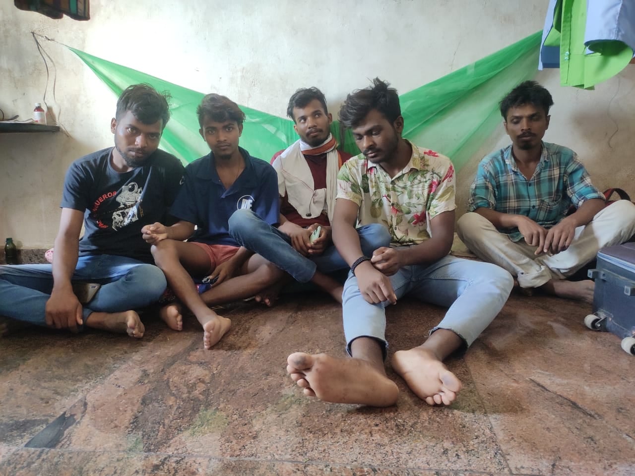 झारखंड के पांच नौजवान मजदूरी करने गए तमिलनाडु, ठेकेदार के चंगुल में फंसे, जानिए क्या है पूरा मामला