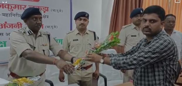 नक्सली संगठन JJMP के इनामी कमांडर ने किया सरेंडर, बोला- हर समय मौ'त का डर रहता था