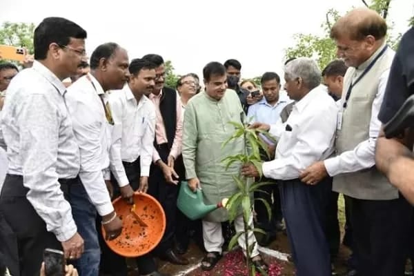NHAI ने अमृत महोत्सव कार्यक्रम में 1.25 लाख पौधा लगाकर बनाया रिकॉर्ड