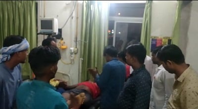 शौचालय टंकी साफ करने के दौरान पति-पत्नी की मौ'त, डॉक्टरों के साथ ग्रामीणों ने की मार'पीट