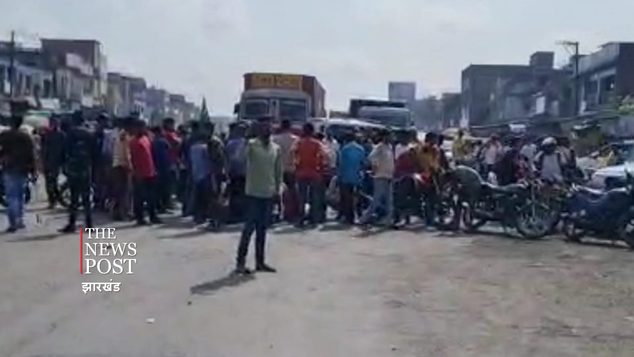 कृषि कानून के विरोध में भारत बंद का धनबाद में मिलाजुला असर, स्कूल बस और एंबुलेंस फंसे