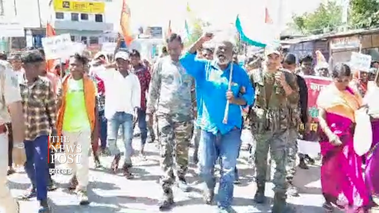 भारत बंद : लातेहार में प्रदर्शनकारियों और पुलिस के बीच हुई नोकझोंक,कई गिरफ्तार,कांग्रेस,राजद,झामुमो नेता रहे गायब