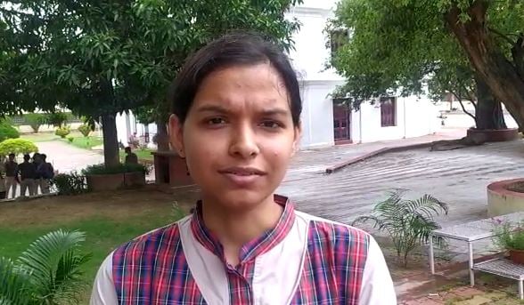 प्रेरणा कुमारी बनी जमशेदपुर टॉपर, माता-पिता और शिक्षकों को दिया श्रेय