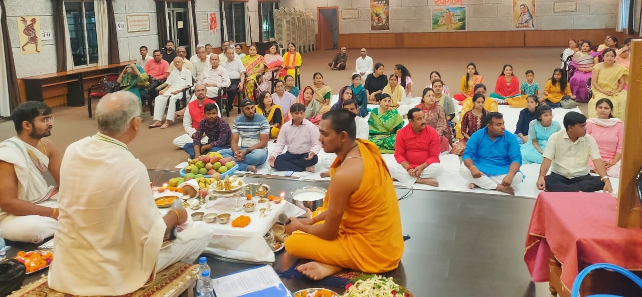 श्रावण मास स्पेशल, सामूहिक रुद्र पूजा में जुटे श्रद्धालु