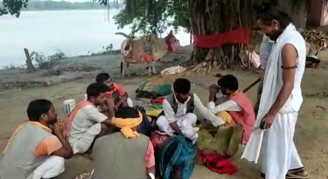 साधुओं के अल्पसंख्यक होने का पता चलते ही बजरंग दल के लोगों ने कर दी पिटाई, पुलिस बनी मूकदर्शक