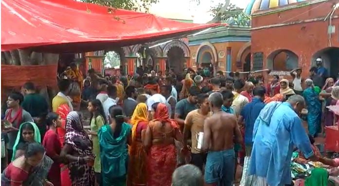 बाढ़ के उमानाथ मंदिर में 60 हजार लोगों ने किया जलार्पण, भगवान भोले करते हैं सभी मनोकामना पूरी