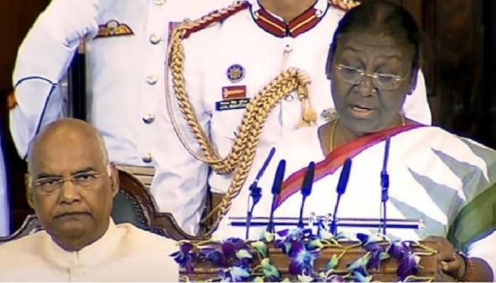 राष्ट्रपति द्रौपदी मुर्मू ने ‘जोहार’ से शुरू किया संबोधन, जानिए उनकी साड़ी की क्यों हो रही चर्चा