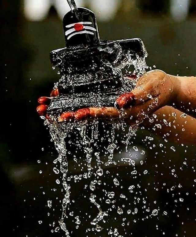 भगवान शिव को नहीं चढ़ाएं ये चीजें, कहीं आप भी तो नहीं करते ये गलतियां, देखें