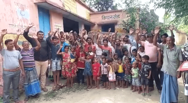 शिक्षा विभाग की लापरवाही के कारण पढ़ाई से दूर हो रहे बच्चे, परेशान अभिभावकों ने किया हंगामा