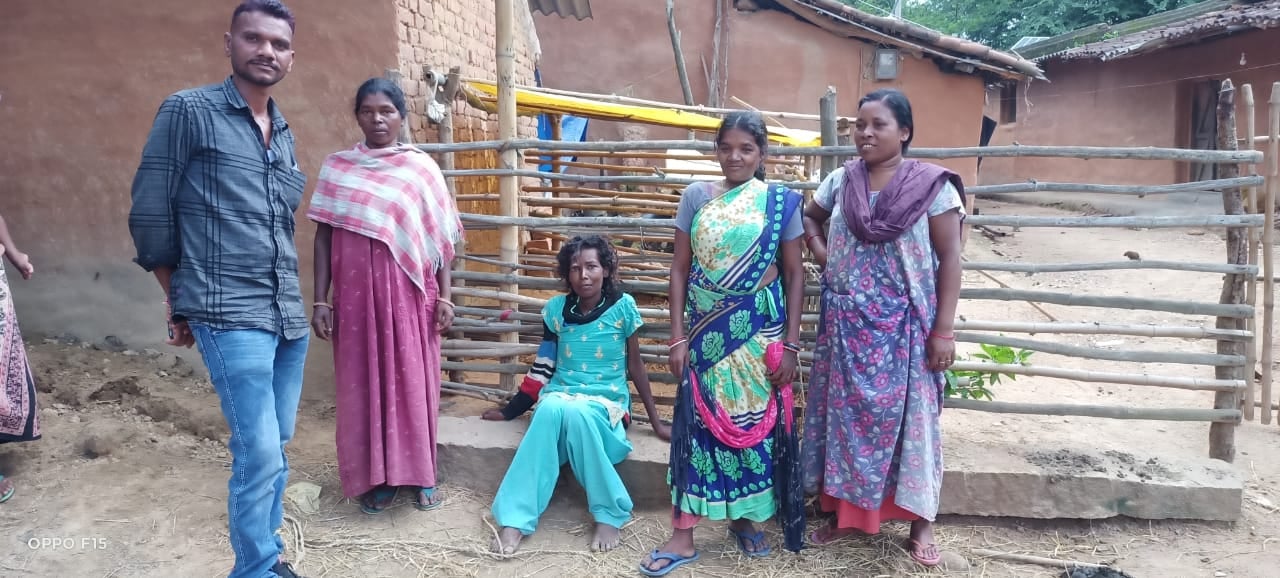 Simdega: पुलिस बनी मित्र, बिछड़े विक्षिप्त को परिजनों से मिलाया