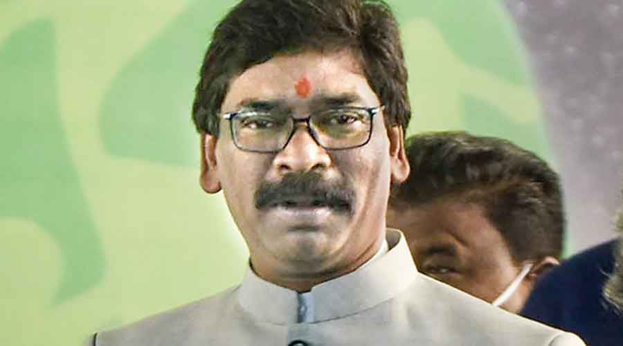 प्रोन्नति की आस लगाए बैठे सचिवालयकर्मी हुए खुश, हेमंत सरकार ने क्या दी सौगात