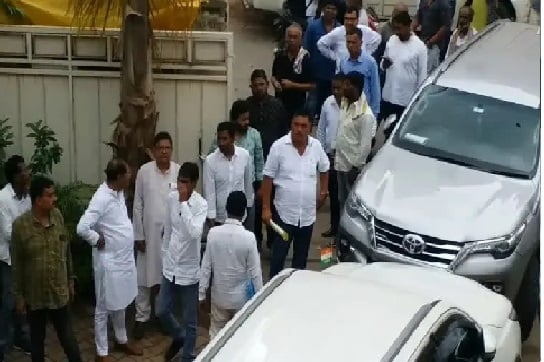 प्रदेश कांग्रेस कार्यालय में हंगामा, जिलाध्यक्ष के लिए चल रहा था इंटरव्यू