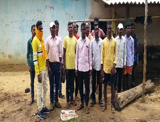 आदिवासी अब कांग्रेसियों को गांव में घुसने नहीं देंगे- जानिये लातेहार के ग्रामीणों ने क्यों लिया ऐसा निर्णय