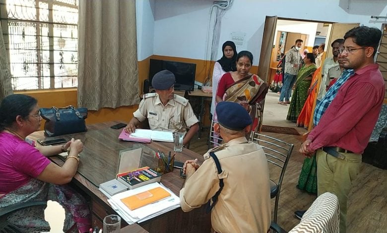 जमशेदपुर: स्कूल में घंटों चलता रहा हाई वोल्टेज ड्रामा, शिक्षक के साथ मारपीट कर फरार हुए अभिभावक