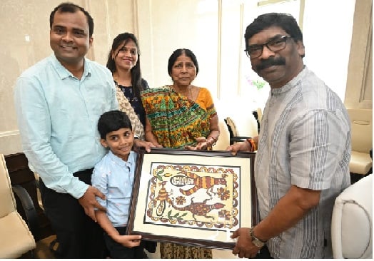 इस नन्हे फ़नकार के बारे में जानिये, जिसकी पेंटिग को CM ने भी सराहा