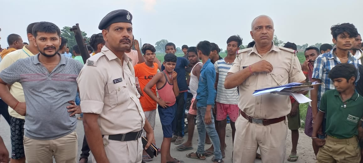 सड़क हादसे में सीआरपीएफ सब इंस्पेक्टर की मौ'त, दो घायल