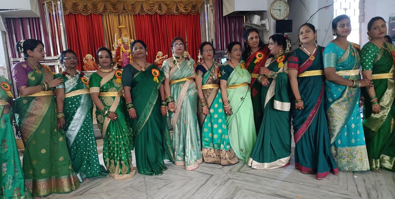 क्या बच्चे, क्या बुजुर्ग -सभी सावन की मस्ती में डूबे