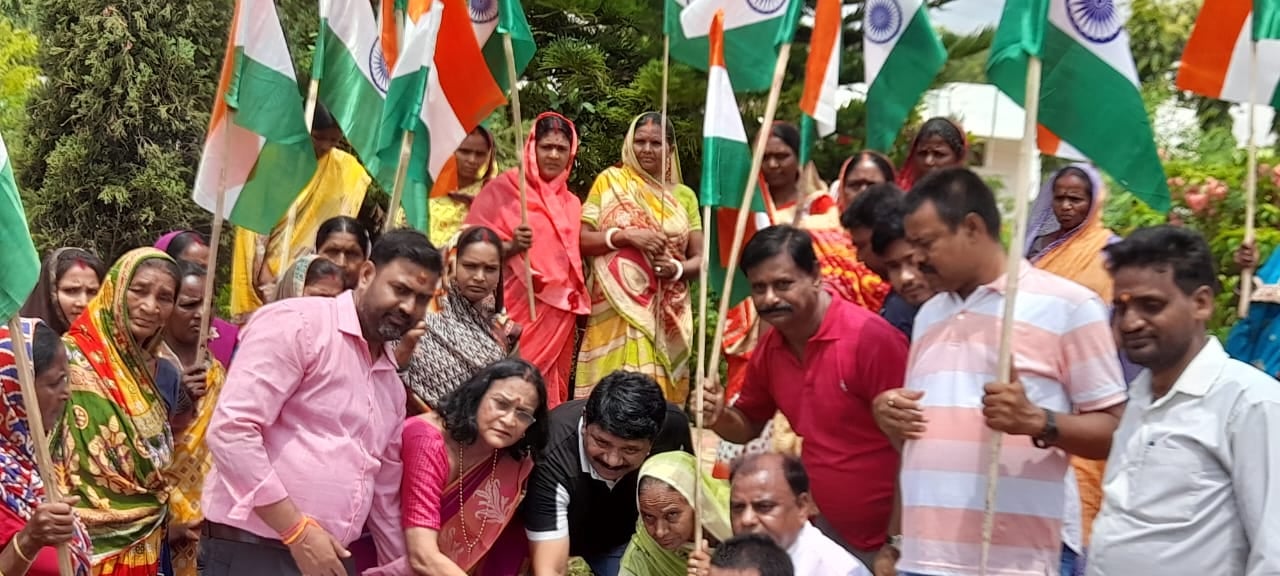 बाबानगरी में हर घर तिरंगा अभियान का आगाज़, स्वतंत्रता सेनानियों और वीर सपूतों को दी गई श्रद्धांजलि